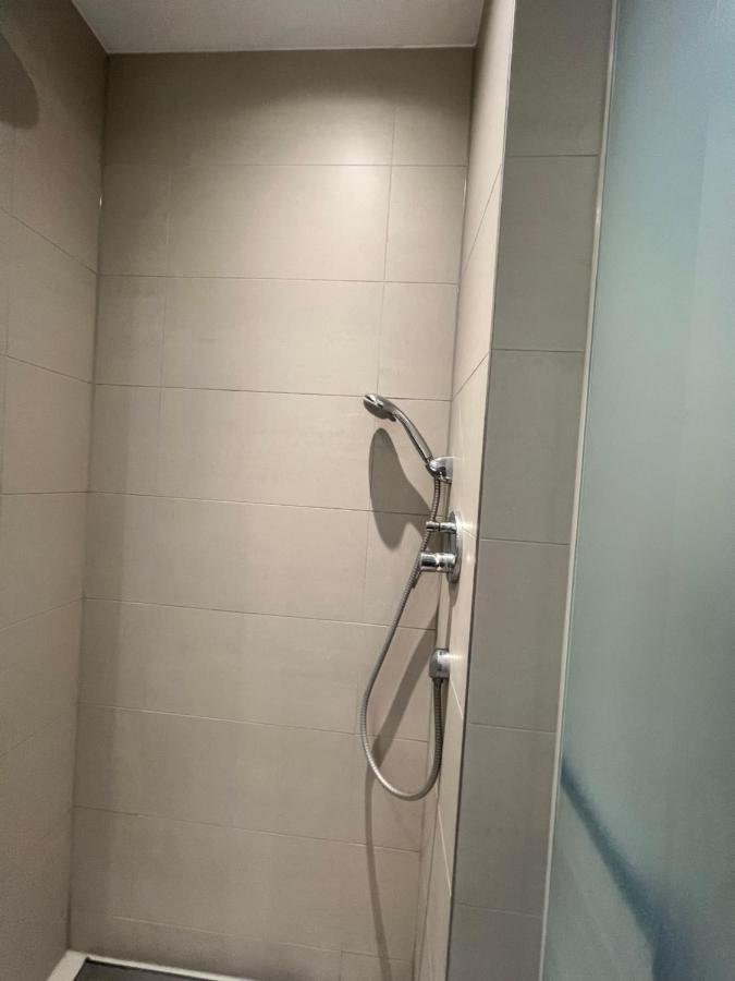Sharing Studio Apartment With Me Мюнхен Экстерьер фото
